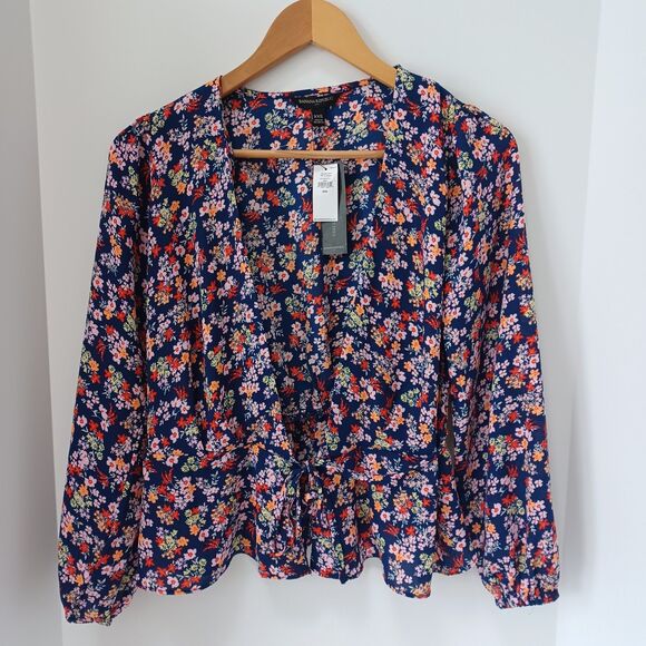 NWT Banana Republic Factory Wrap Top Navy‎ Floral Print XXS - Picture 1 of 7